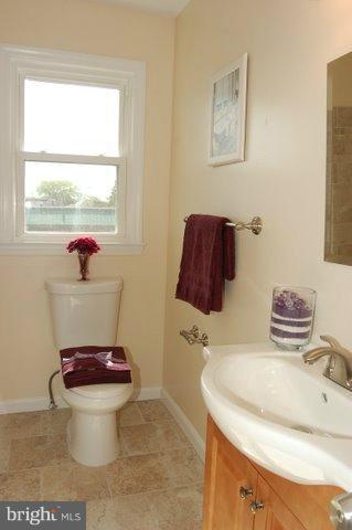 1121 Kalmia Road Northwest Washington, DC 20012 - Photo 11 of 27 Bath