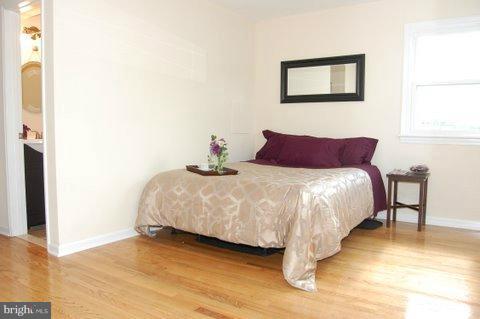 1121 Kalmia Road Northwest Washington, DC 20012 - Photo 3 of 27 Bath (Master)