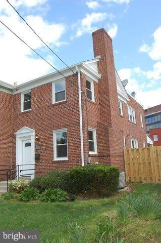 1121 Kalmia Road Northwest Washington, DC 20012 - Photo 5 of 27 Side View