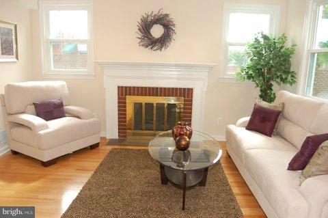1121 Kalmia Road Northwest Washington, DC 20012 - Photo 8 of 27 Living Room