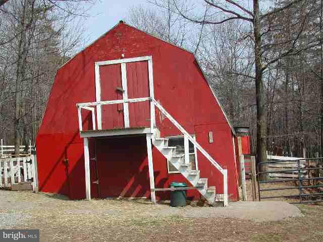 106 Mountain House Road Halifax, PA 17032 - Photo 3 of 10 Gallery Image 3