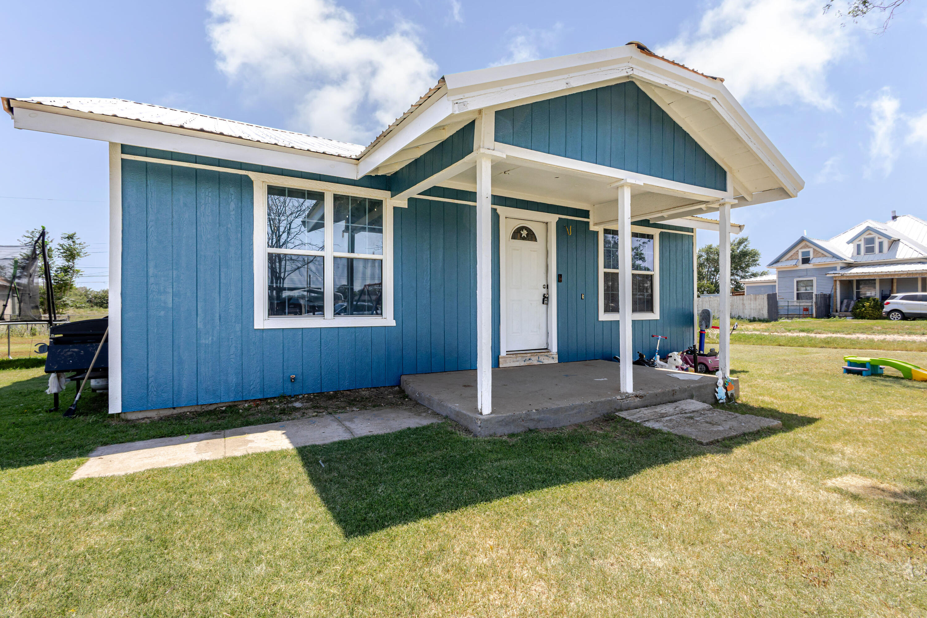 1309 West 23rd Street Plainview, TX 79072 - Photo 6 of 28 IMG_3917