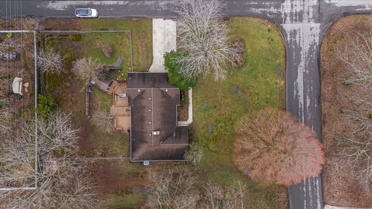 300 Marbeth Lane Tullahoma, TN 37388 - Photo 15 of 50 a bathroom with a shower