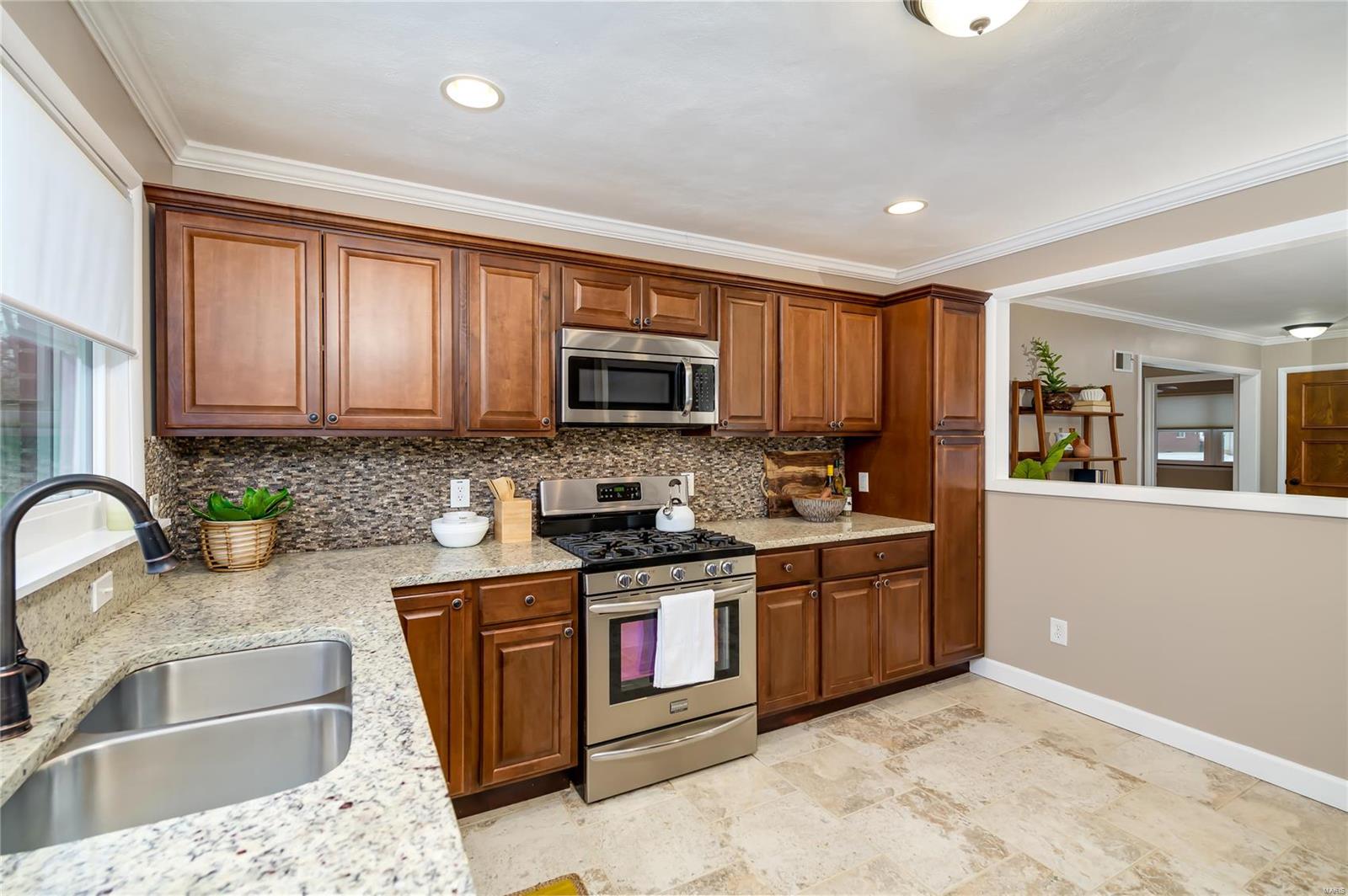 323 Dobbin Road St. Louis, MO 63119 - Photo 14 of 33 Gallery Image 14