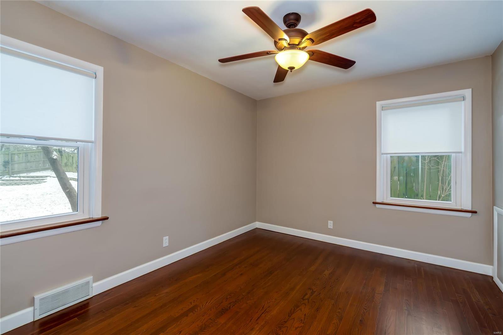 323 Dobbin Road St. Louis, MO 63119 - Photo 24 of 33 Gallery Image 24
