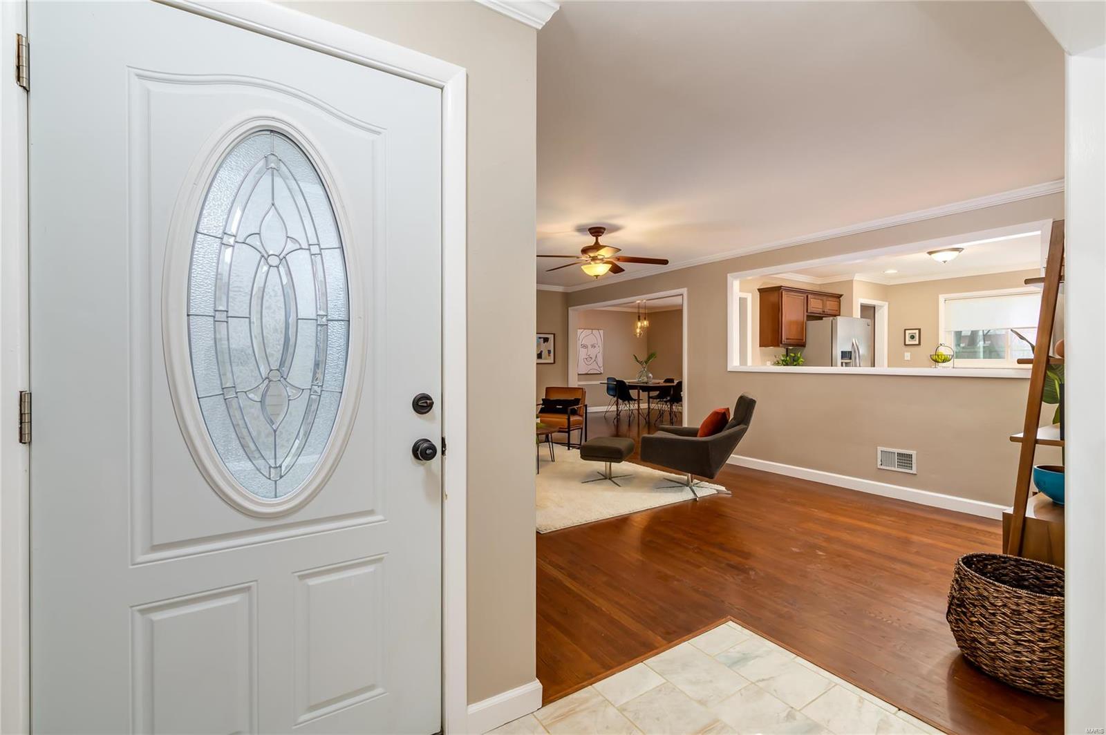 323 Dobbin Road St. Louis, MO 63119 - Photo 4 of 33 Gallery Image 4