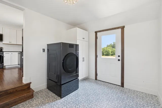 $555,000 | 208 Pleasant Street, Clinton, ME 04927