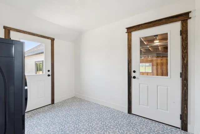 $555,000 | 208 Pleasant Street, Clinton, ME 04927