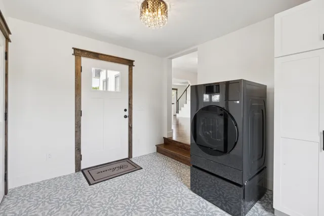 $555,000 | 208 Pleasant Street, Clinton, ME 04927