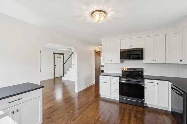 $555,000 | 208 Pleasant Street, Clinton, ME 04927