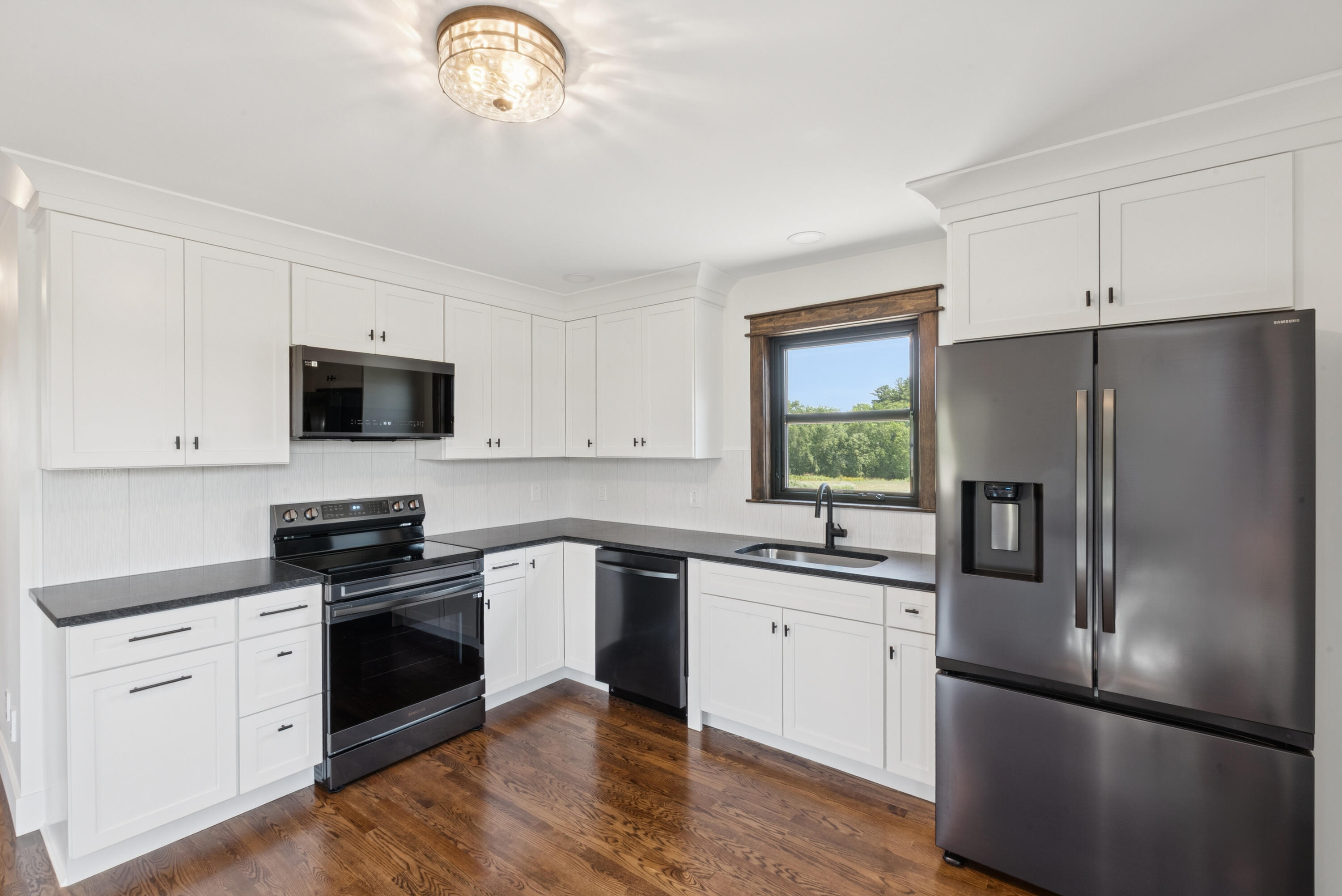 208 Pleasant Street Clinton, ME 04927 - Photo 25 of 61 DSC07603