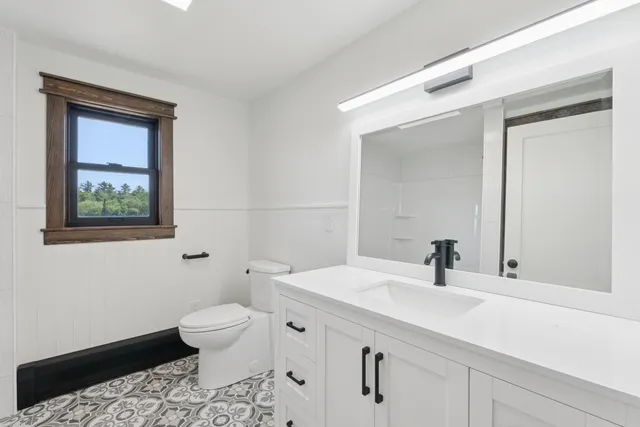 $555,000 | 208 Pleasant Street, Clinton, ME 04927