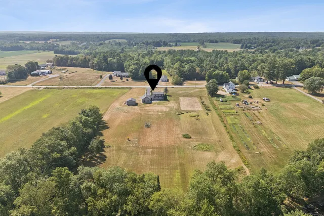 $555,000 | 208 Pleasant Street, Clinton, ME 04927