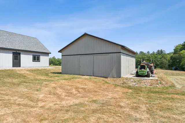 $555,000 | 208 Pleasant Street, Clinton, ME 04927
