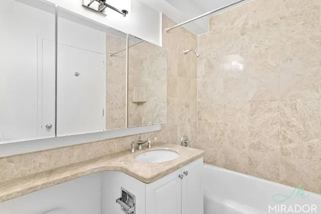 $4,350 | 60 West 23rd Street, Unit 2005 | Flatiron