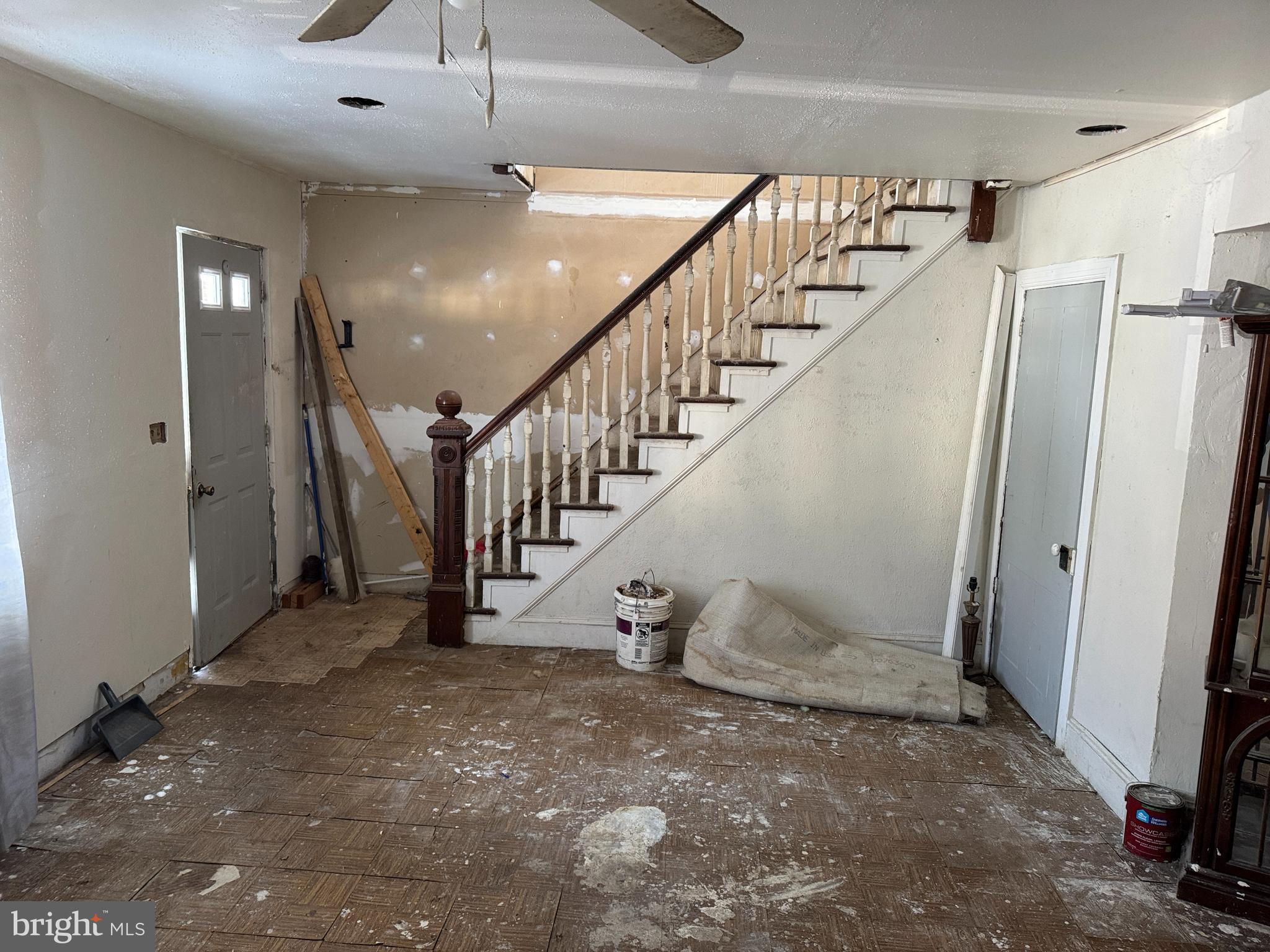212 Main Street Clayton, DE 19938 - Photo 4 of 29 Living room