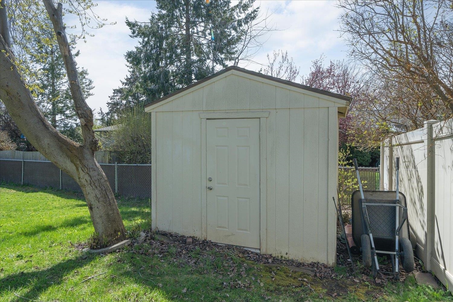 214 Walker Drive Cheney, WA 99004 - Photo 32 of 41