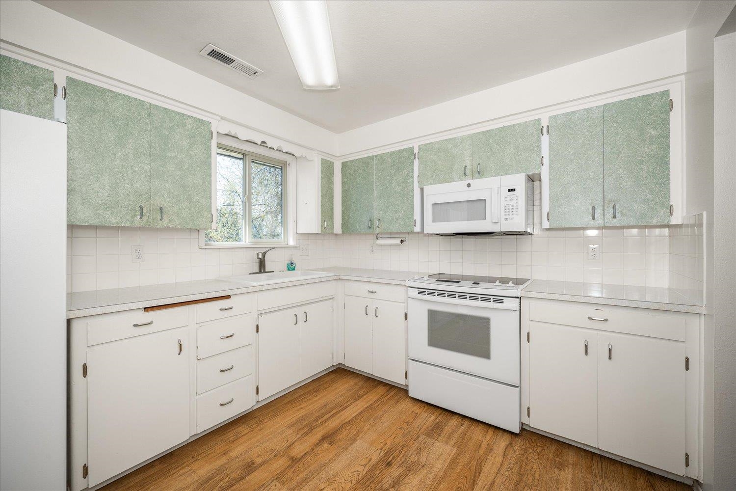 214 Walker Drive Cheney, WA 99004 - Photo 8 of 41