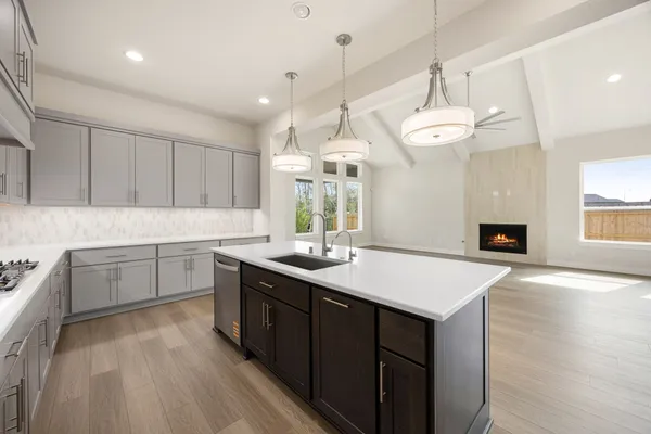 $593,990 | 306 Eastern Towhee Court, Magnolia, TX 77354