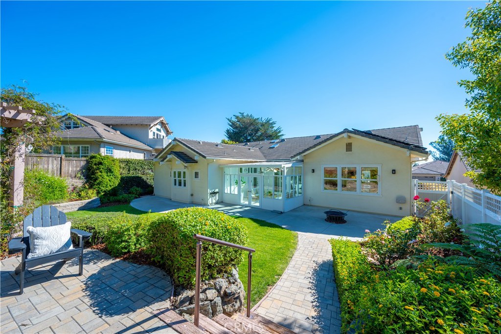920 Wigeon Way Arroyo Grande, CA 93420 - Photo 41 of 57 a front view of house with yard and green space