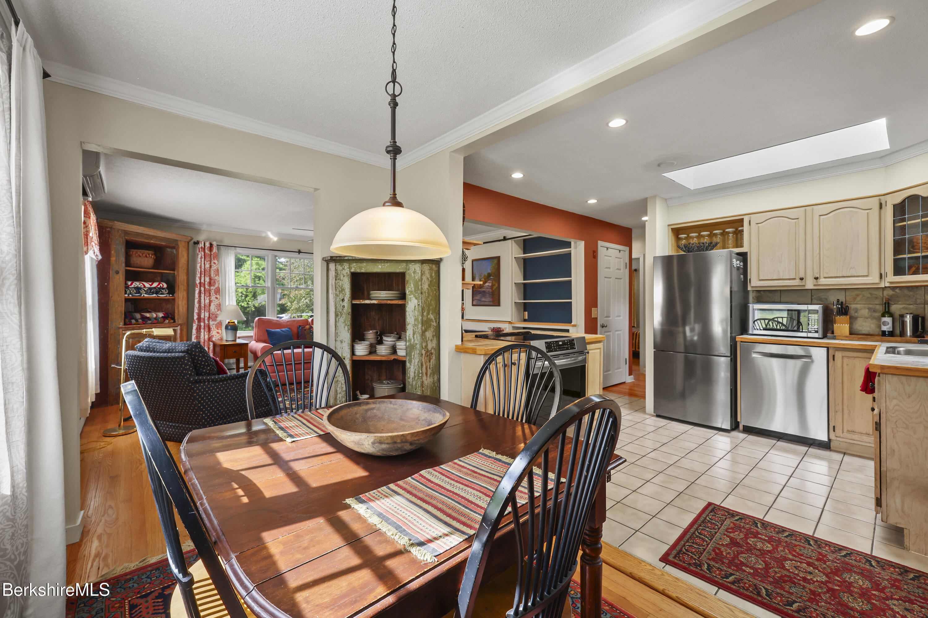 359 New Lenox Road Lenox, MA 01240 - Photo 9 of 45 dining
