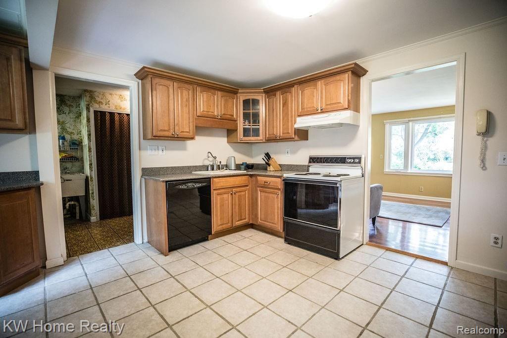 241 Ruppert Street Commerce Township, MI 48382 - Photo 16 of 51 7E8A4215.jpg