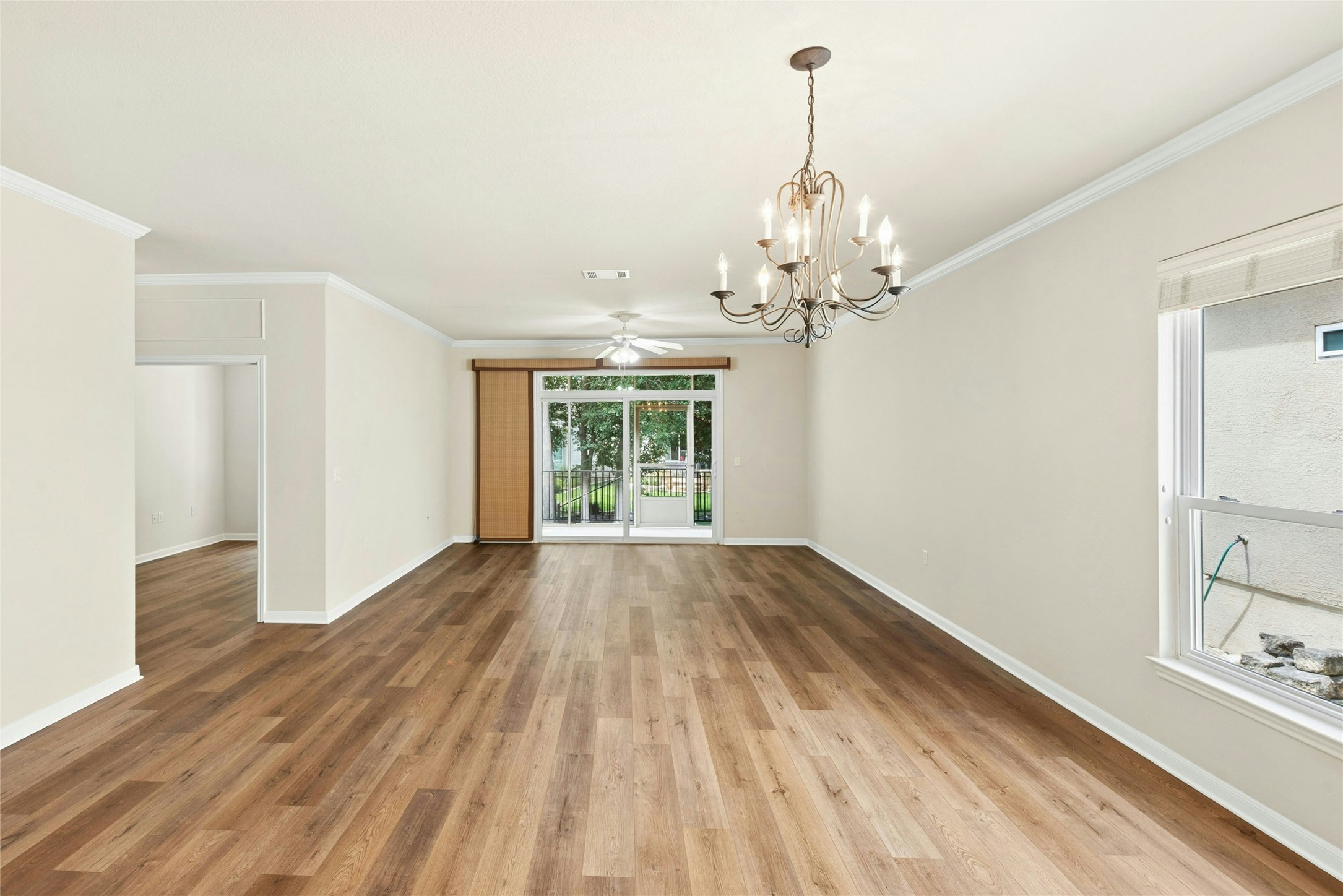 104 Keystone Cove Georgetown, TX 78633 - Photo 4 of 40 Dining & Living Rooms