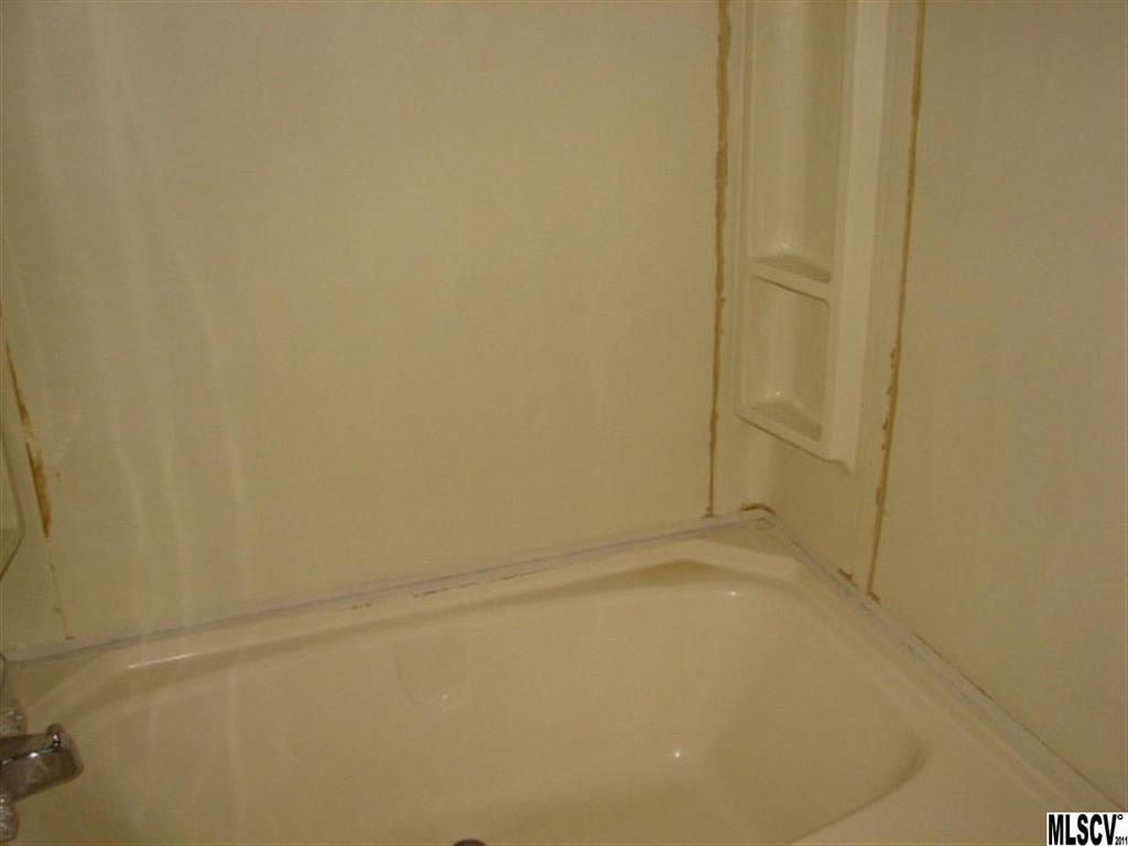 7394 R R H Road Hickory, NC 28602 - Photo 5 of 21 Gallery Image 5