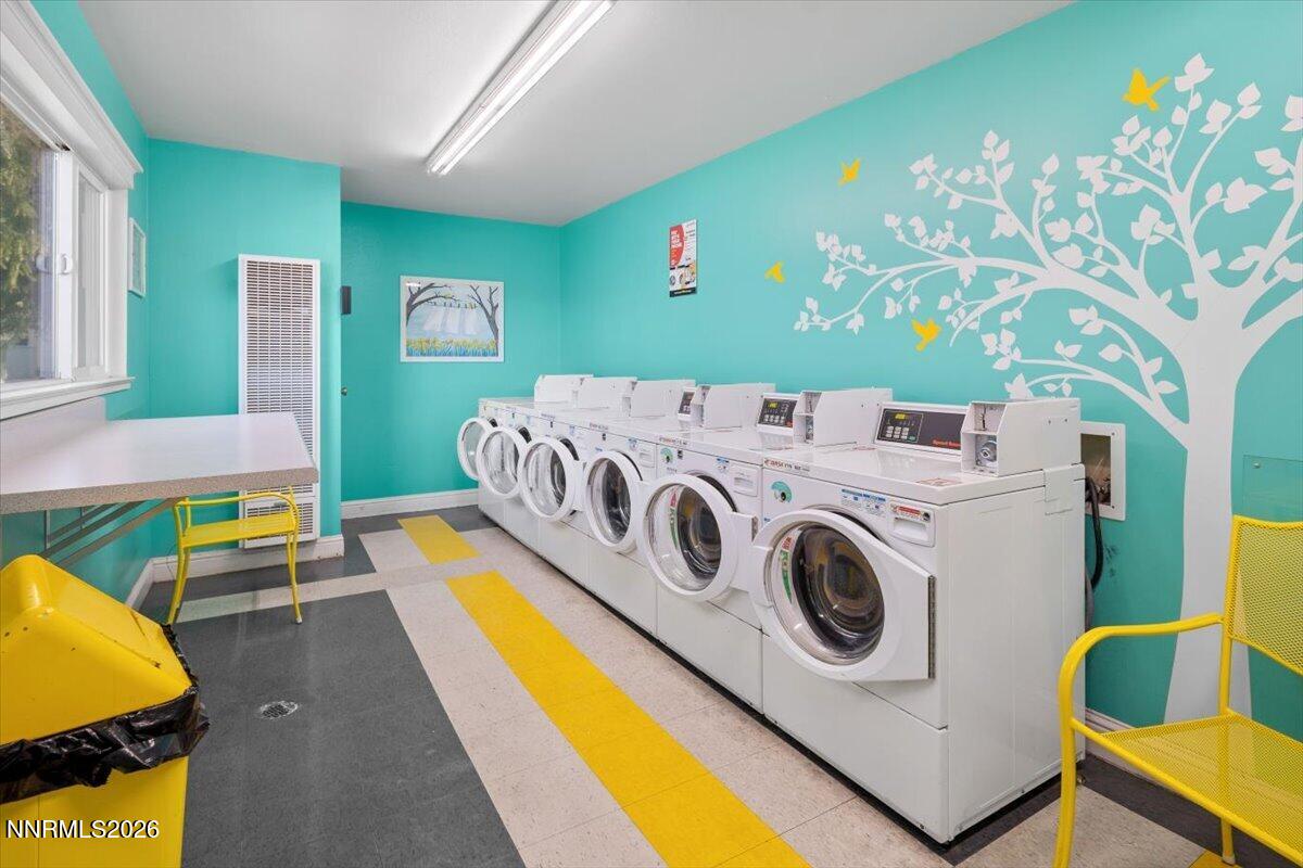 400 South Saliman Road, Unit 25 Carson City, NV 89701 - Photo 22 of 26 laundry