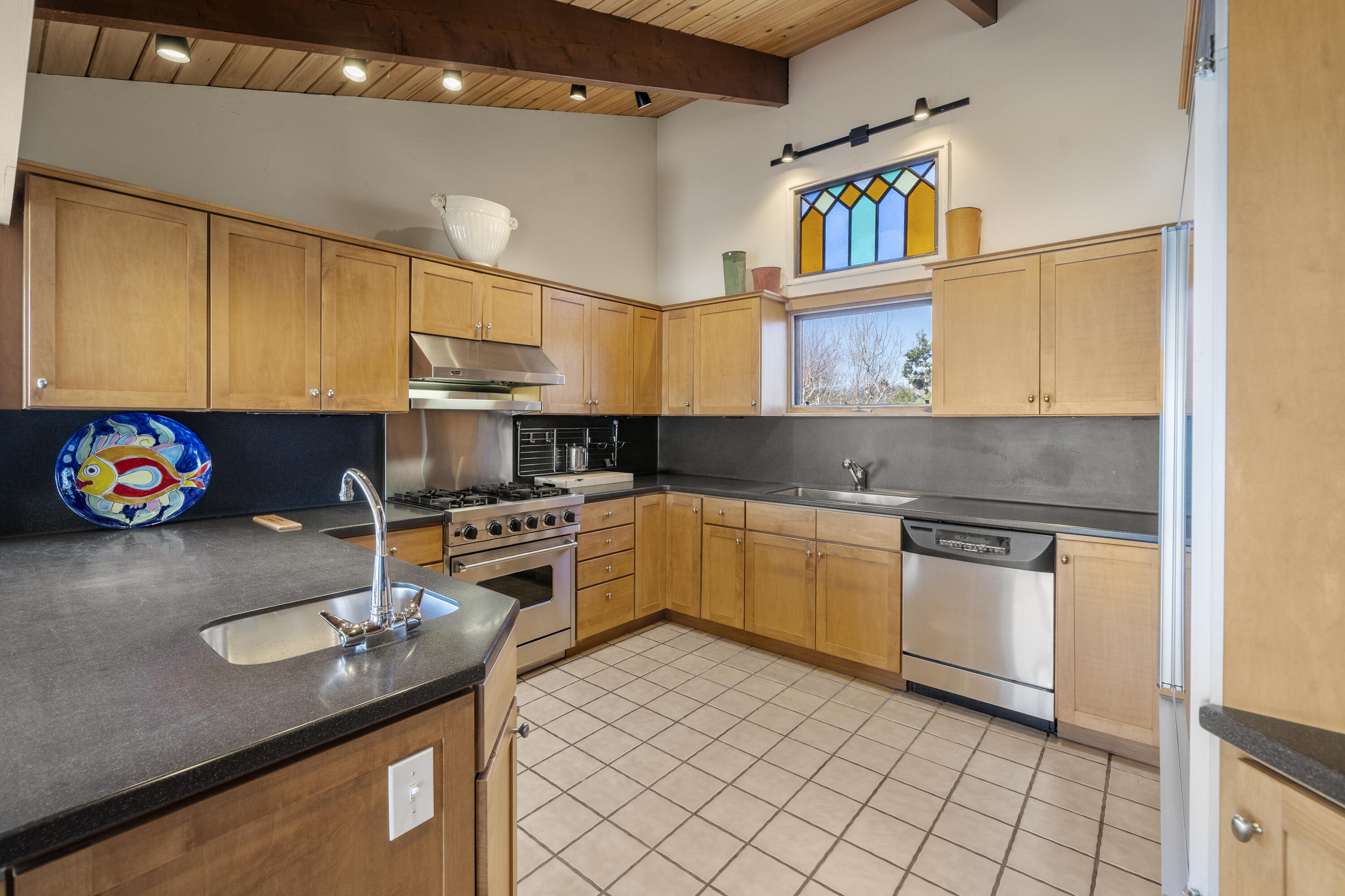 23 Crest View Circle Truro, MA 02666 - Photo 8 of 20 DSC08544