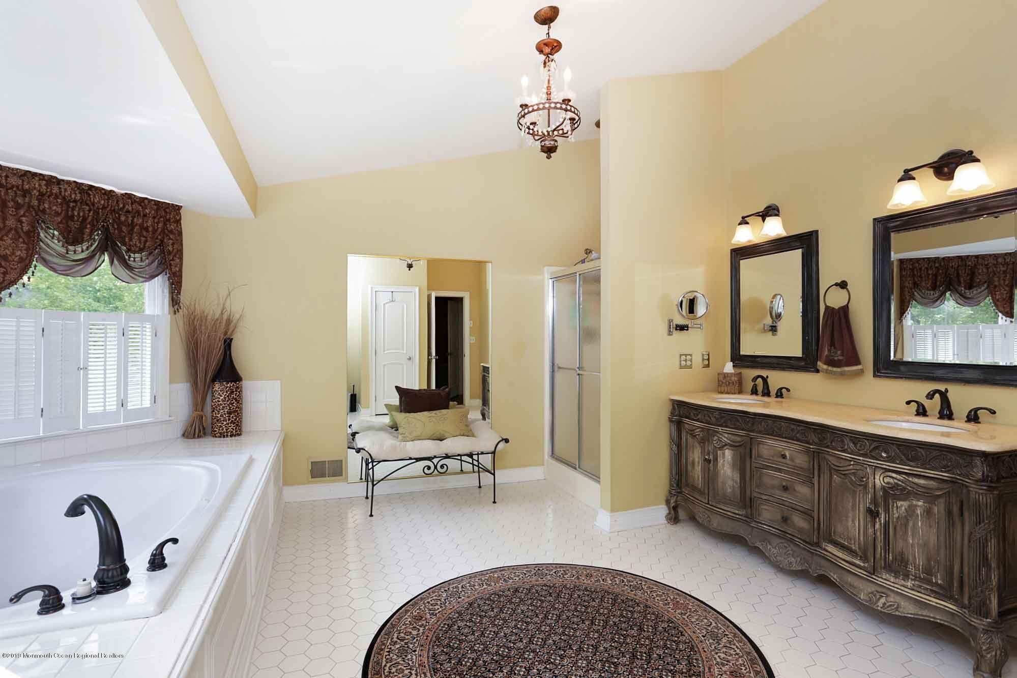 244 Nottingham Road Morganville, NJ 07751 - Photo 17 of 34 PHmts5fw