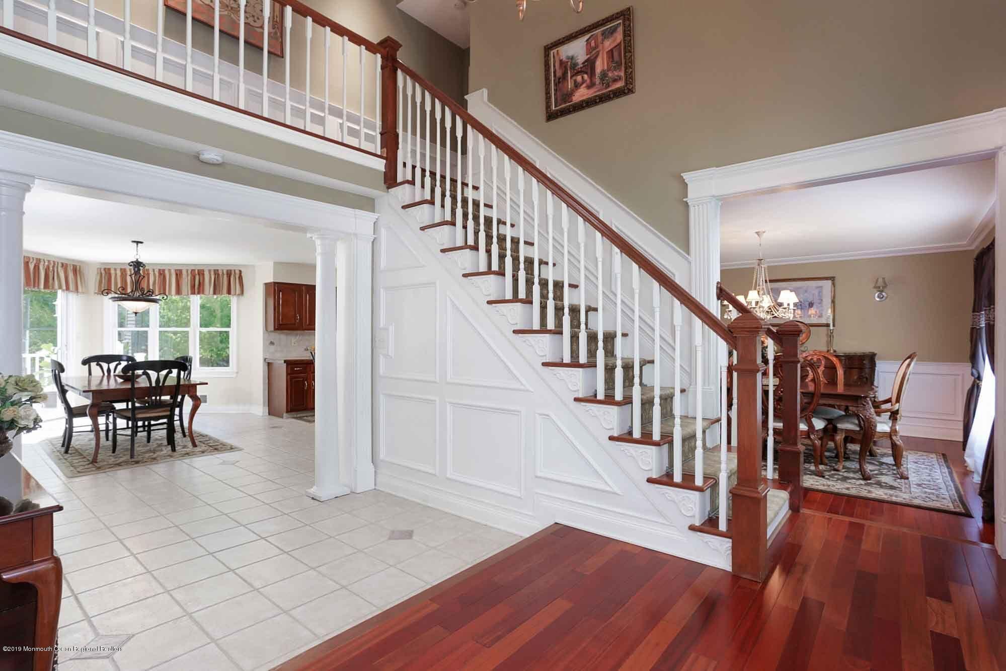 244 Nottingham Road Morganville, NJ 07751 - Photo 5 of 34 O5uzSfMw