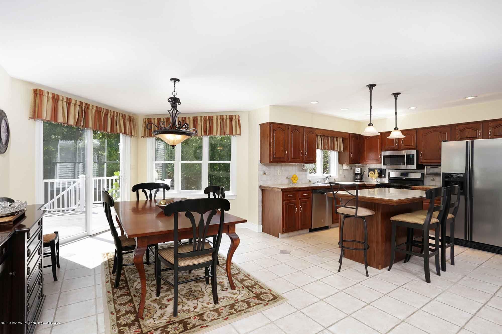 244 Nottingham Road Morganville, NJ 07751 - Photo 7 of 34 JGdW6vFA
