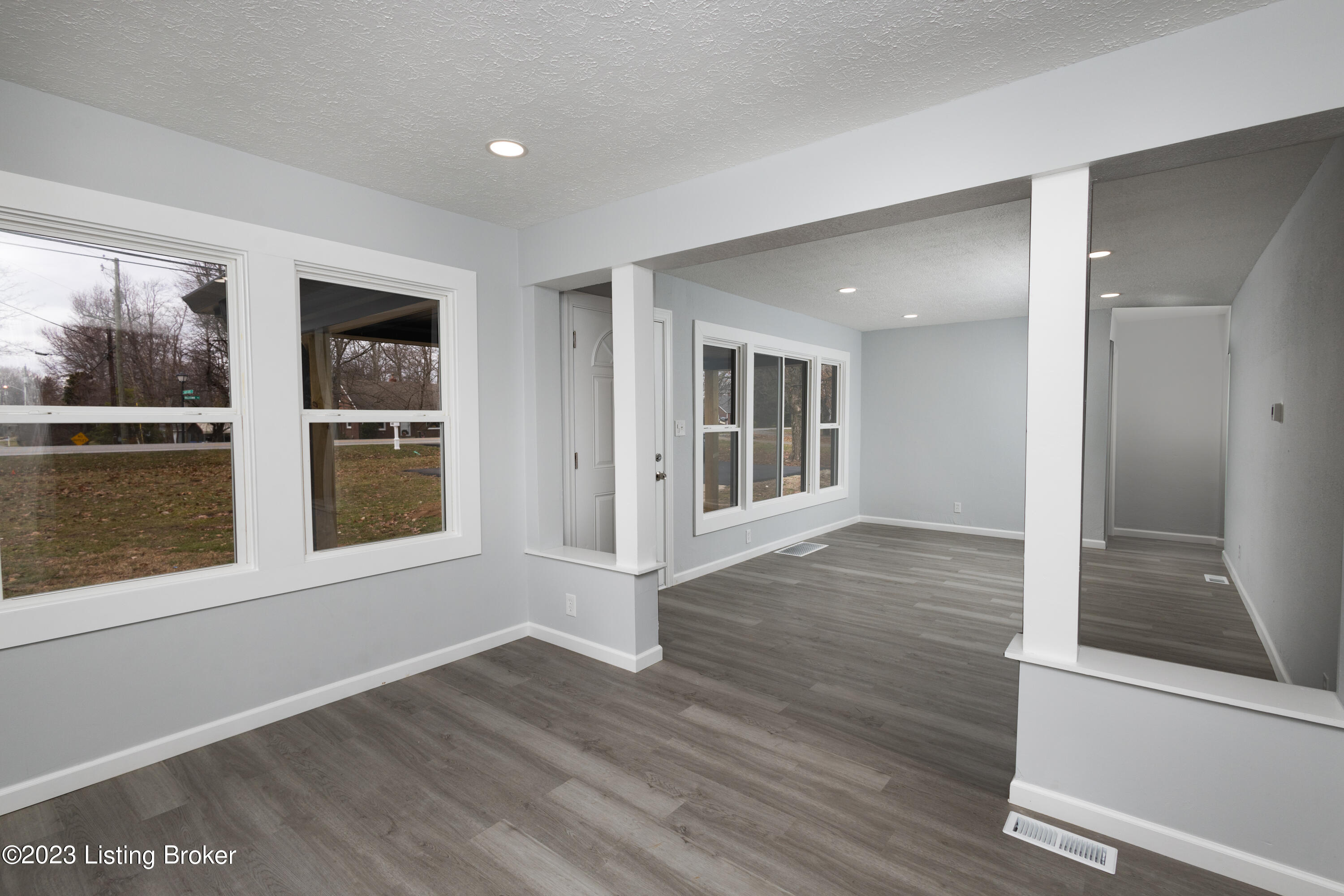 4803 Billtown Road Louisville, KY 40299 - Photo 4 of 23 EOSR8439