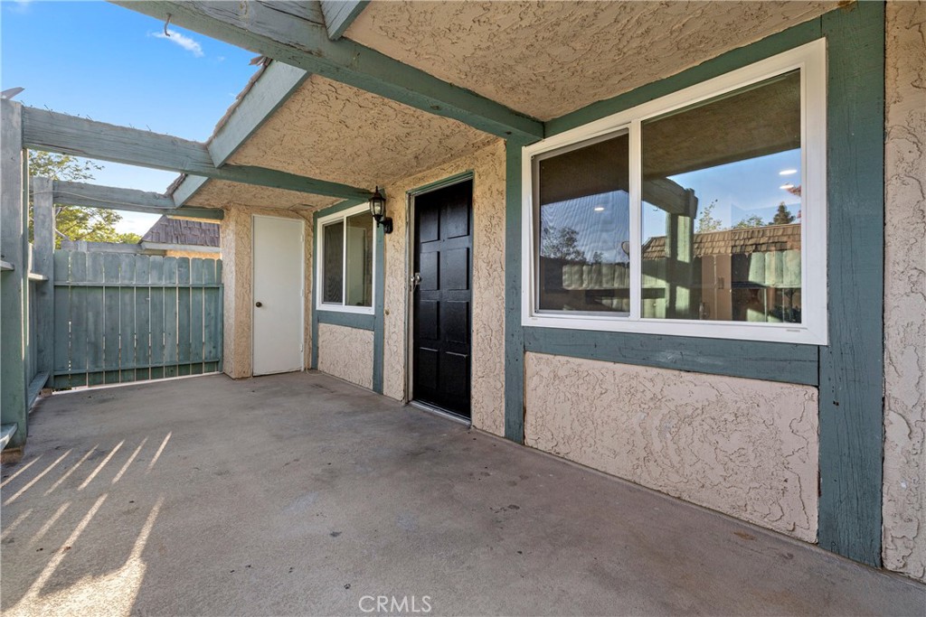 2530 Gonzaga Lane Riverside, CA 92507 - Photo 1 of 27