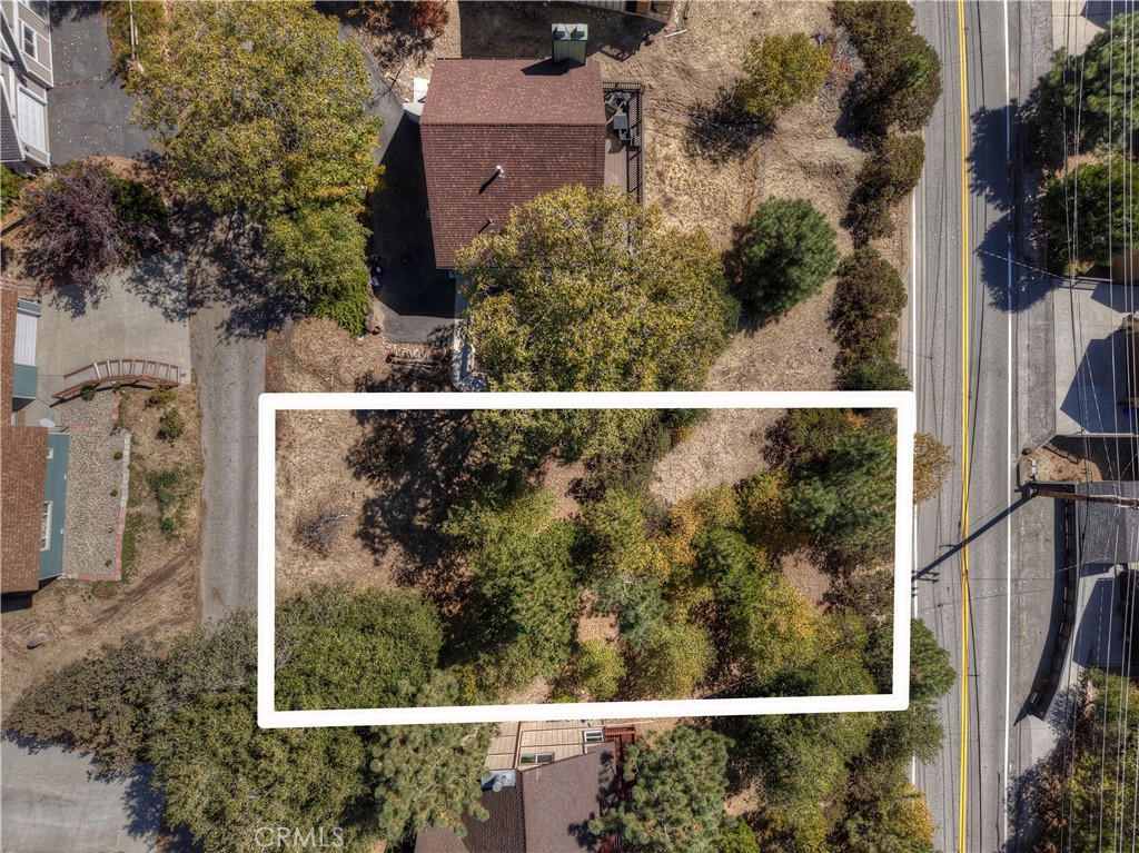 139 Grass Valley Road Lake Arrowhead, CA 92352 - Photo 5 of 18 an outdoor view from balcony