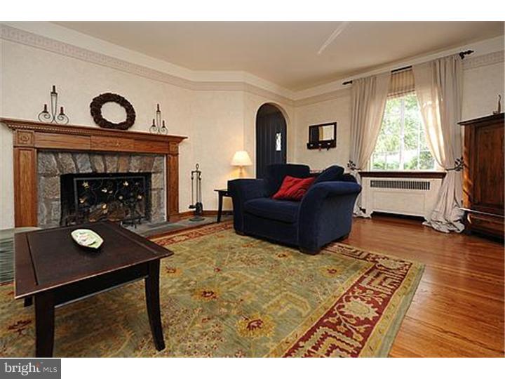 7539 Mill Road Elkins Park, PA 19027 - Photo 4 of 25 Living Room