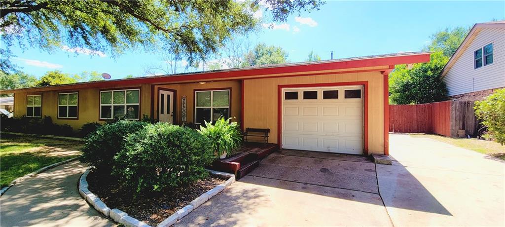 403 San Jacinto Drive Rockdale, TX 76567 - Photo 3 of 28