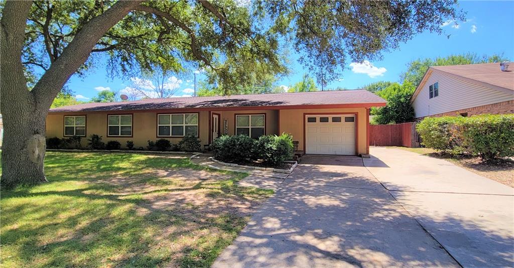 403 San Jacinto Drive Rockdale, TX 76567 - Photo 4 of 28