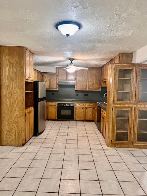 403 San Jacinto Drive Rockdale, TX 76567 - Photo 7 of 28