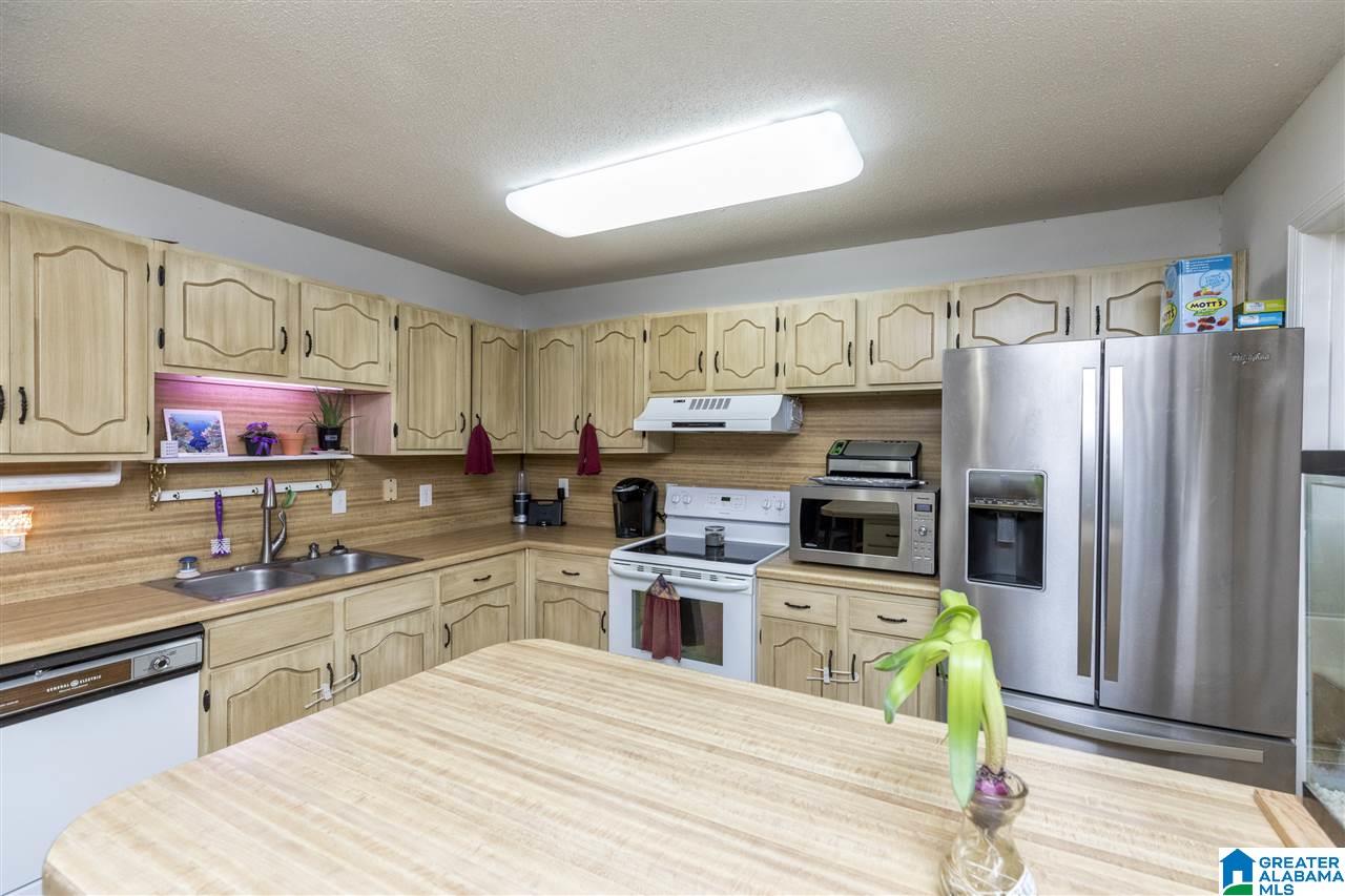 601 Cahaba Manor Lane Pelham, AL 35124 - Photo 8 of 21