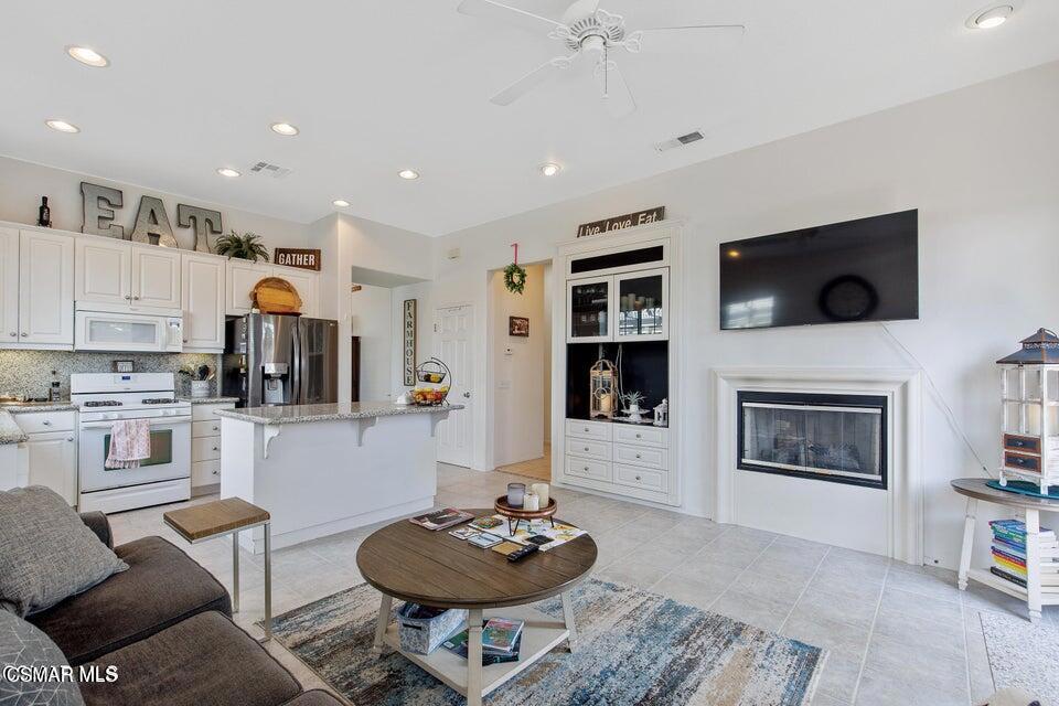 1477 Windmill Way Simi Valley, CA 93065 - Photo 7 of 18