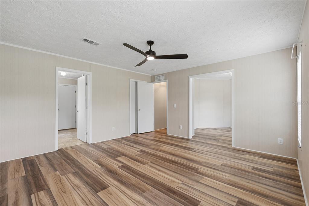 4889 Southwest 35th Trail Bell, FL 32619 - Photo 13 of 45