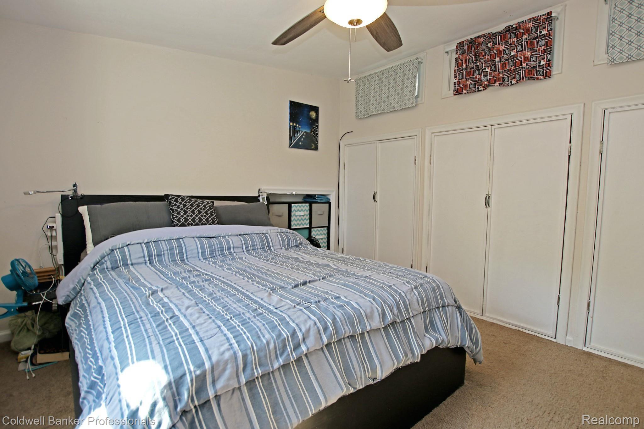 3796 Greenfield Road Berkley, MI 48072 - Photo 28 of 40 28) Upstairs Master.jpg