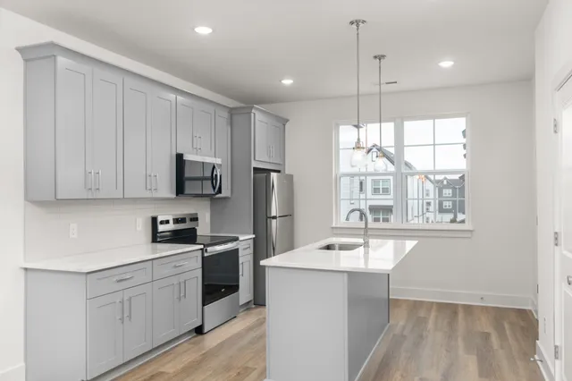 $321,500 | 700 North Dupont Avenue, Unit 111, Madison, TN 37115