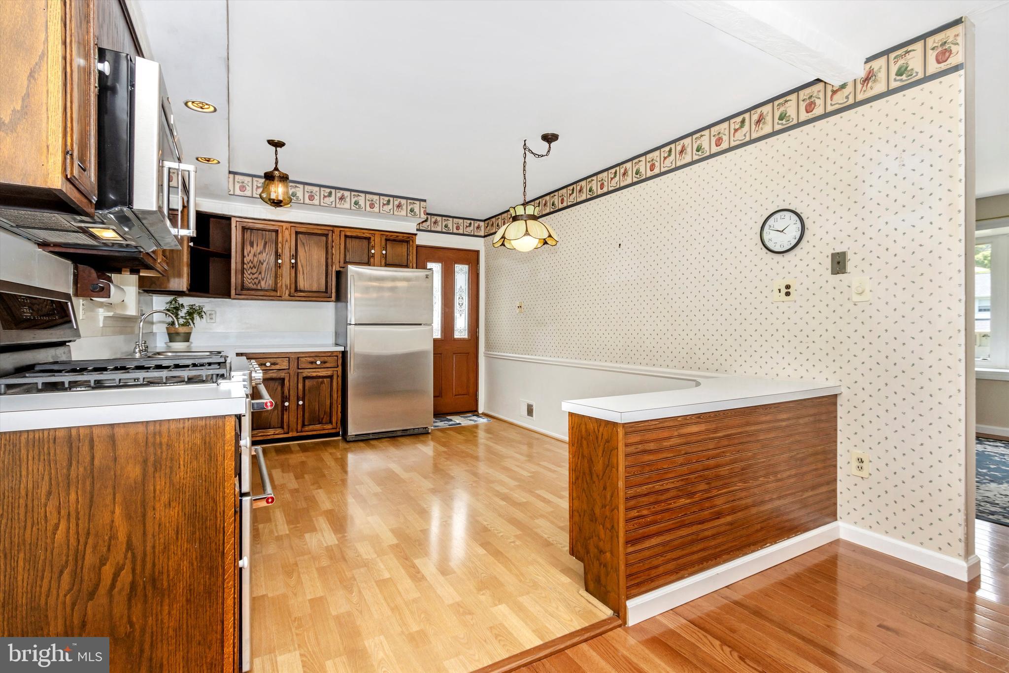 19621 Charline Manor Road Olney, MD 20832 - Photo 12 of 58