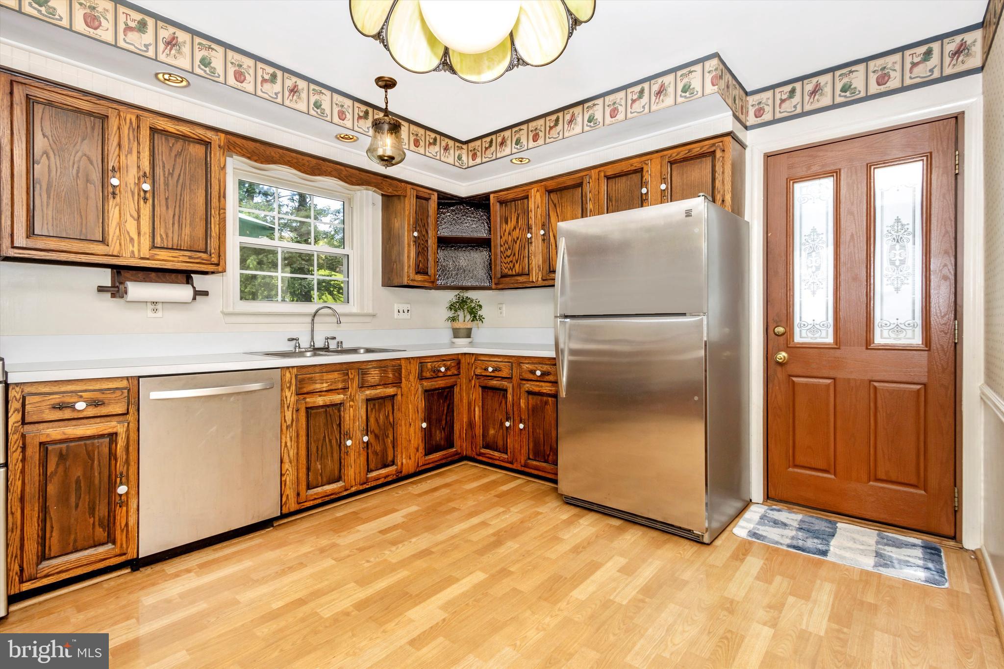 19621 Charline Manor Road Olney, MD 20832 - Photo 14 of 58