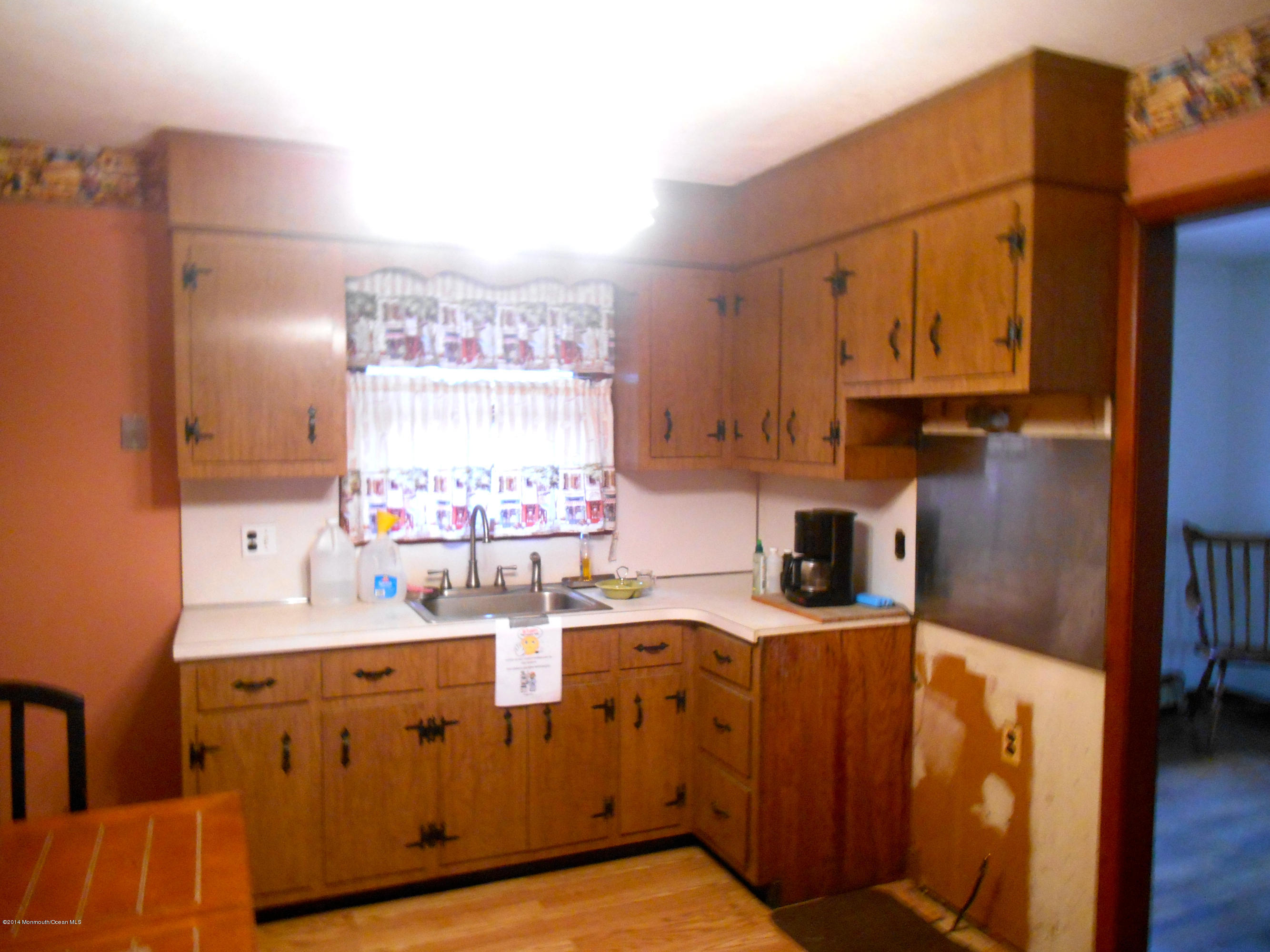 155 Pittenger Pond Road Freehold, NJ 07728 - Photo 2 of 13 EAT IN KITCHEN