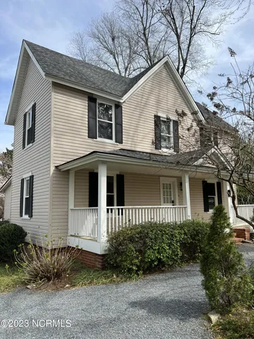 $2,050 | 145 East Vermont Avenue, Unit A, Southern Pines, NC 28387