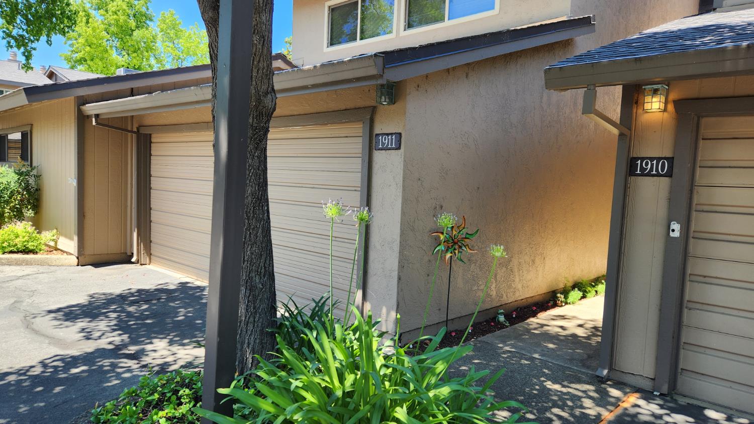 1911 Bechelli Lane Redding, CA 96002 - Photo 2 of 32